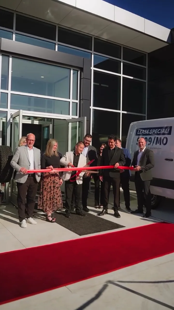 grand-opening-event-planning-ribbon-cutting-guests